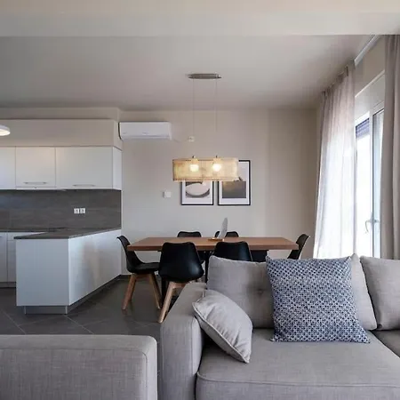 Horizon And Harmony I * Ikonomianika