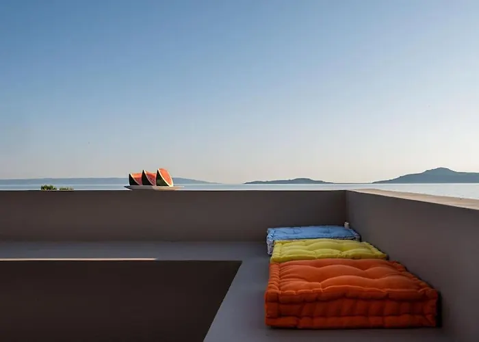 Horizon And Harmony I * Ikonomianika